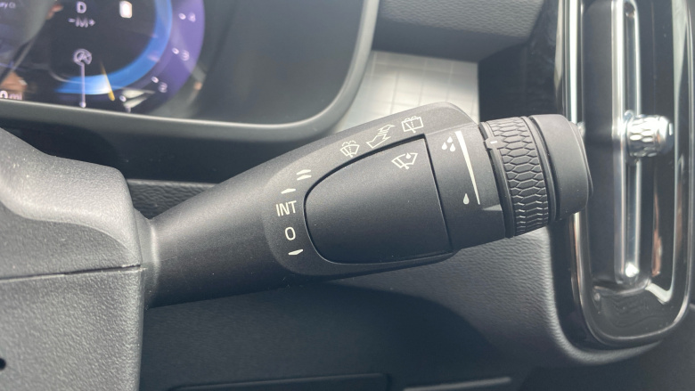 Volvo XC40 2.0 B3P Core 5dr Auto Petrol Estate